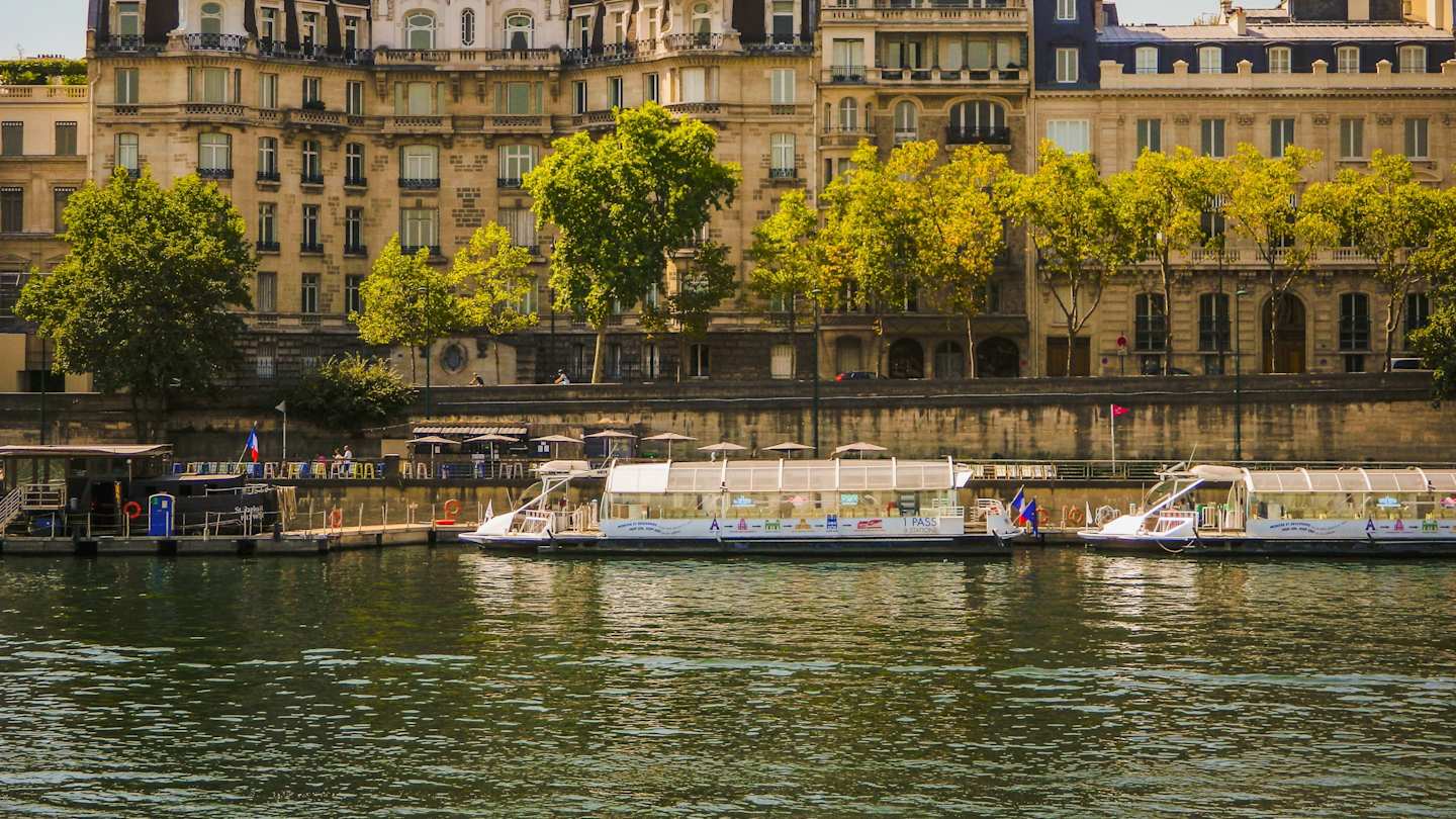Bateaux Mouches in Paris