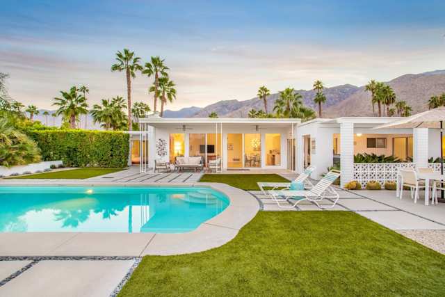 'Plum' - mid-century modern architecture