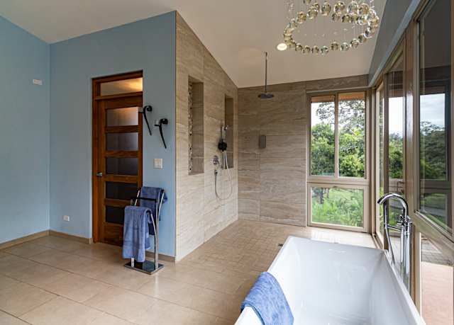 'Not Plum' - spacious with plenty of natural light, but very dated design