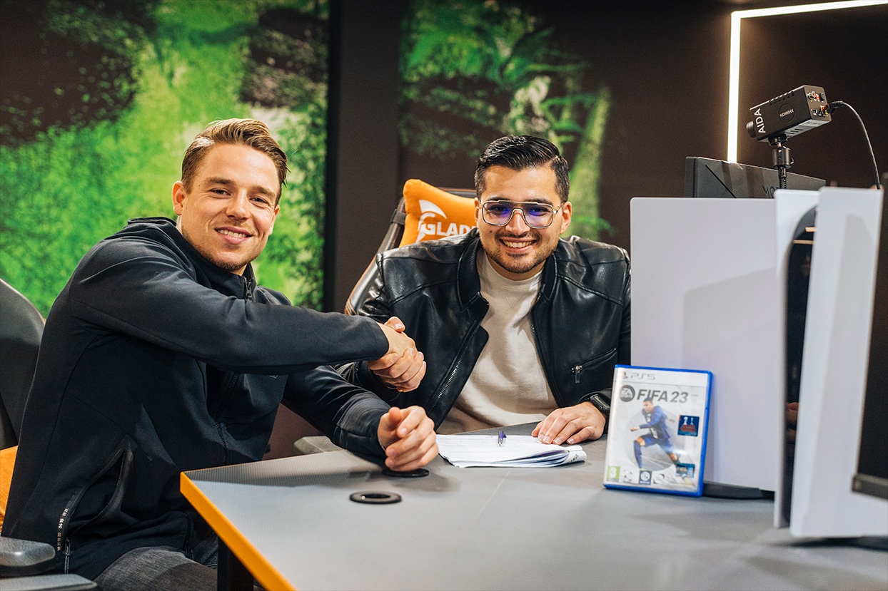 Picture of Koen Weijland and Renzo Oemrawsingh at the KNVB (Royal Dutch Football Association).