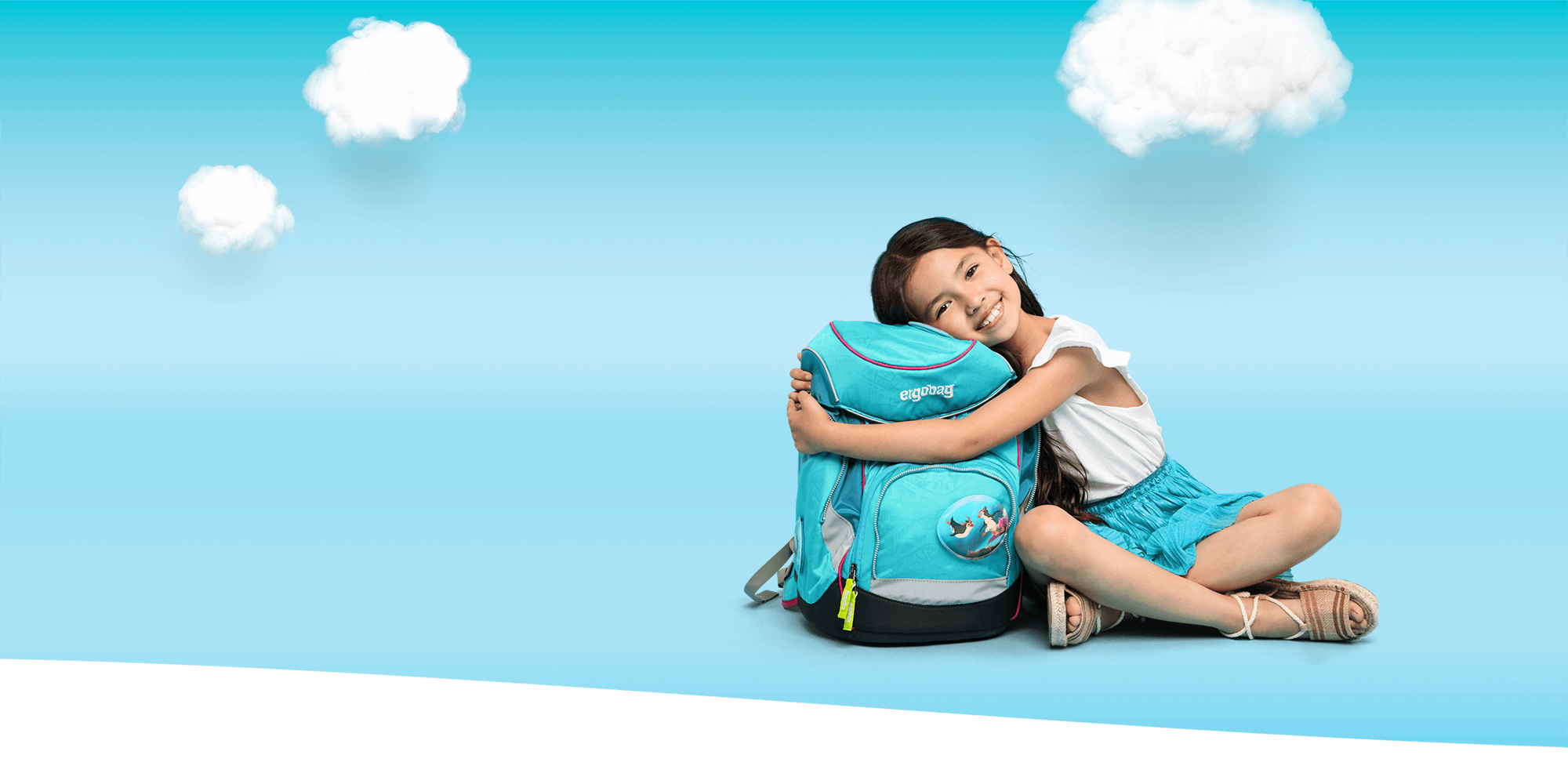 home-hero-girl-blue-pack