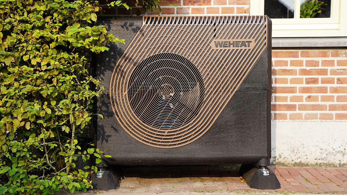 Sparrow 9kW All electric vooraanzicht tegen gevel geplaatst