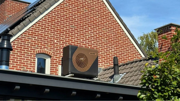 Sparrow 9kW All electric onderaanzicht op plat dak geplaatst