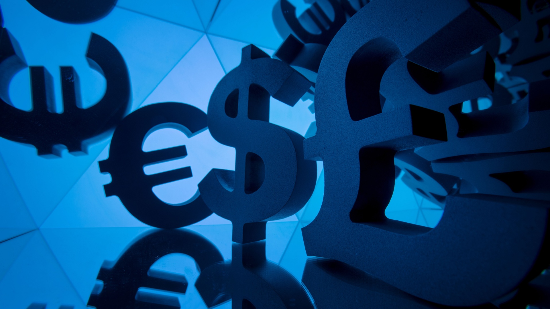 Navigating International Banking and Currency Exchange