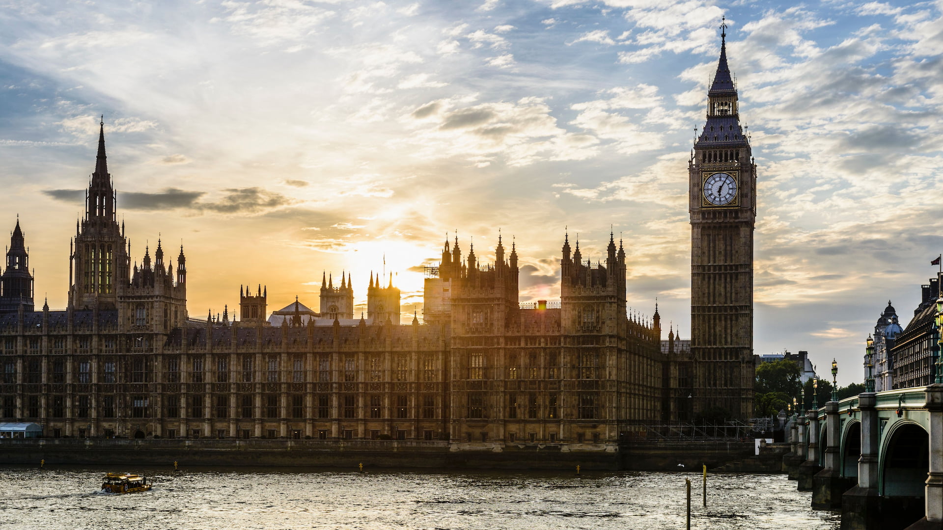 Starmer steps down: what a change at the top could mean for your money abroad