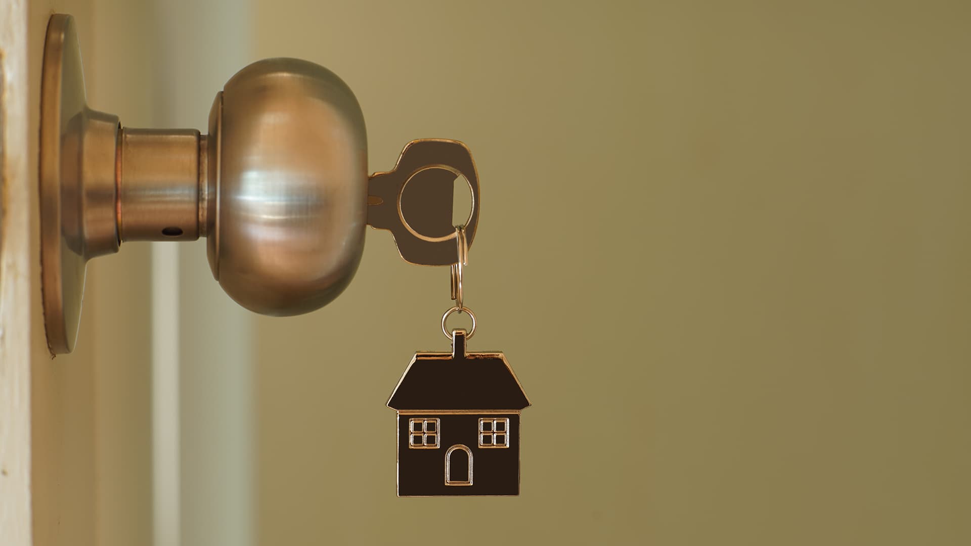 Navigating the Challenges of International Real Estate Investments