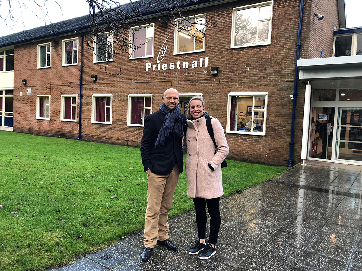 Hockey star visits Priestnall School to raise awareness of meningitis