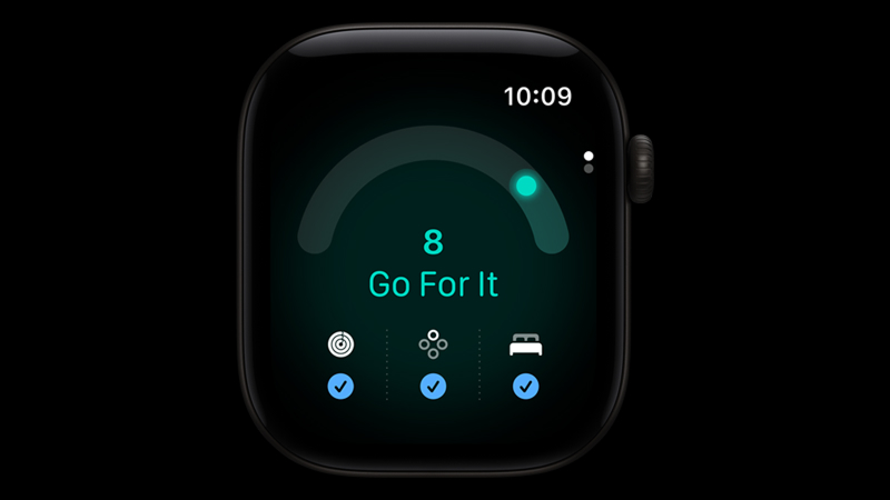 Apple Watch med mörk skärm som visar beredskapspoäng 8 och texten "Go For It" i turkost.
