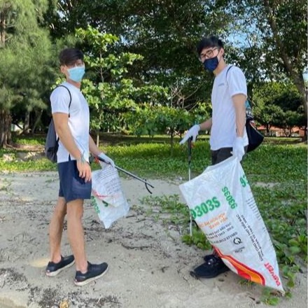 As tenants of One Raffles Quay North Tower in Singapore, our colleagues from the OMERS Asia office brought Purpose@Work to life last month by joining forces with Raffles Quay Asset Management and the By The Bay community for a beach clean-up at Changi Beach.