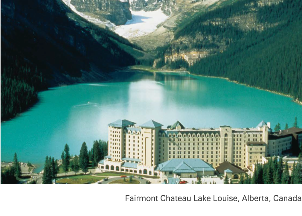 Image of Lake Louise Alberta in the summer