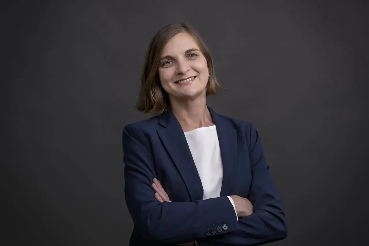 Zdjęcie portretowe przedstawiające Julię Semenchenko, Wiceprezydent ds. Zarządzania Produkcją i Łańcuchem Dostaw w P&G w Europie Centralnej