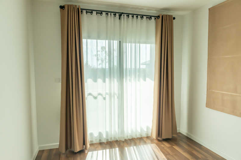 modern curtain in dubai