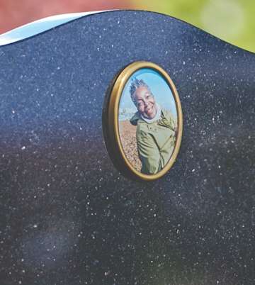 Memorials accessories