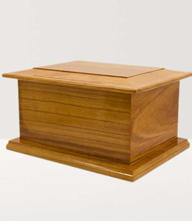 cuthbert-traditional-casket-1 crop
