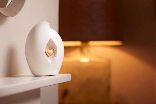 Surrounded heart urn
