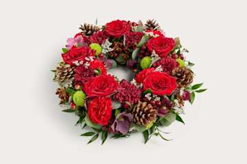 COP93966 FloristsChoice AutumnWinterWreath Hero 22080 RGB RT