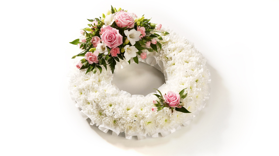 Classic white wreath Classic white wreath