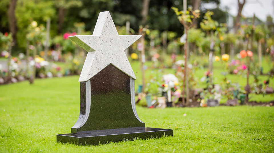 Star memorial on plinth Star memorial on plinth