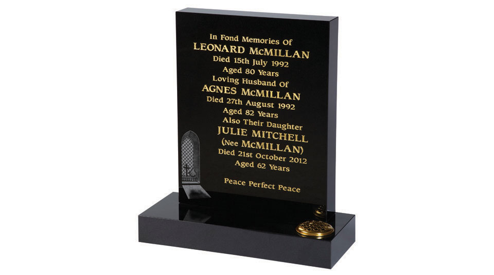 Gilded inscription square top memorial Gilded inscription square top memorial