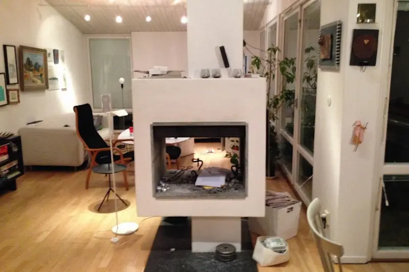 Den öppna spisen i envåningshusen fanns i två varianter. Den här är den ena...