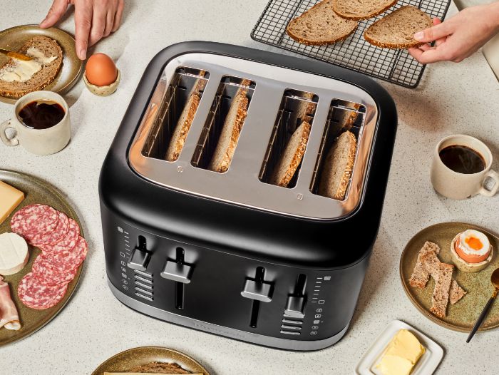 product-tips toaster-design-2-4-slices get-started-keep-warm