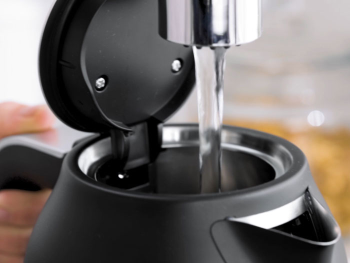 product-tips variable-temperature-kettle-5KEK1701 set-up step2