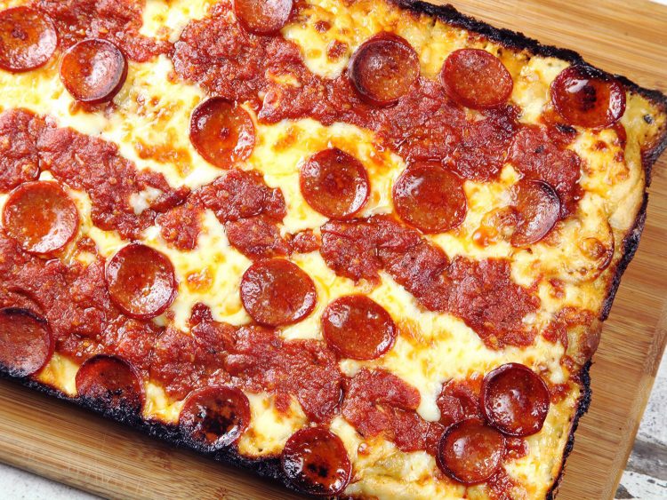 detroit-style-pizza
