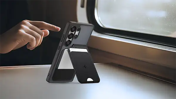 Samsung Kickstand Magnet Wallet on train