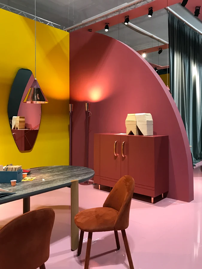 interior-diningroom-feature