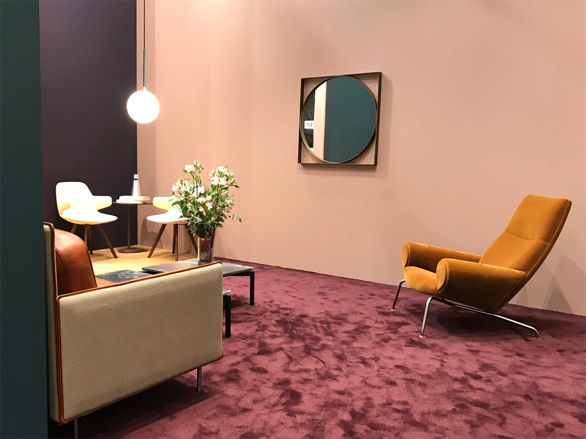 interior-lounge-pinkcarpet