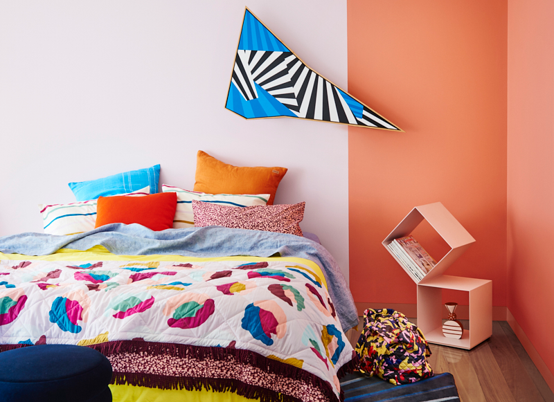 interior-bedroom-orangewallbed