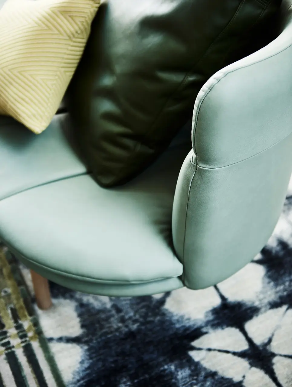 interior-room-greenchair