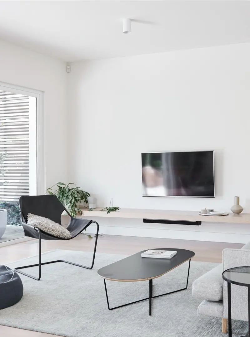 Modern white living area for 2020 Summer seasonal trends. 