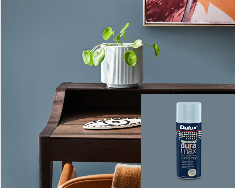 Transform your decor with Dulux Duramax® high-performance matt enamel spray paint.