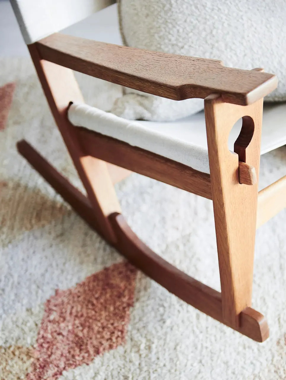 interior-room-rockingchair2