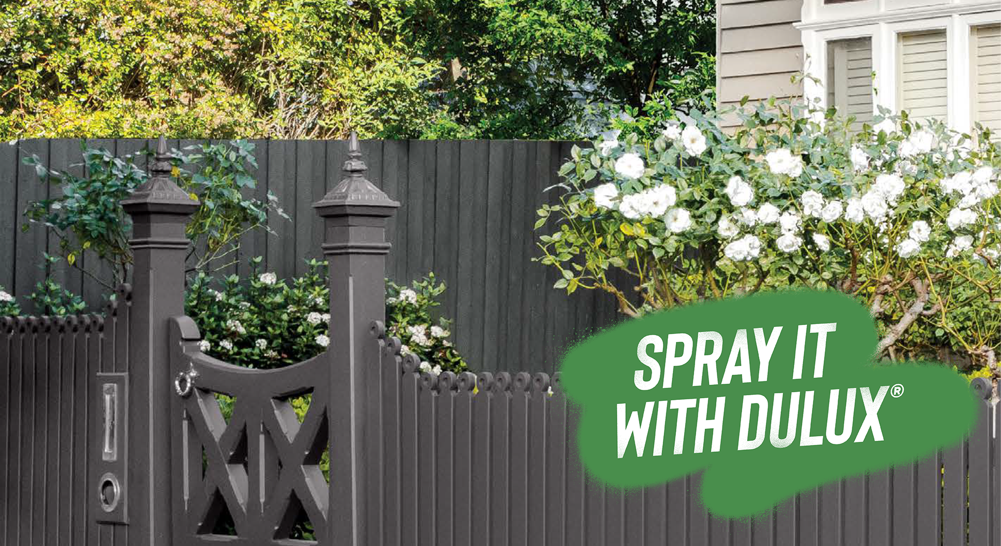 Spray paint your fence with Weathershield®