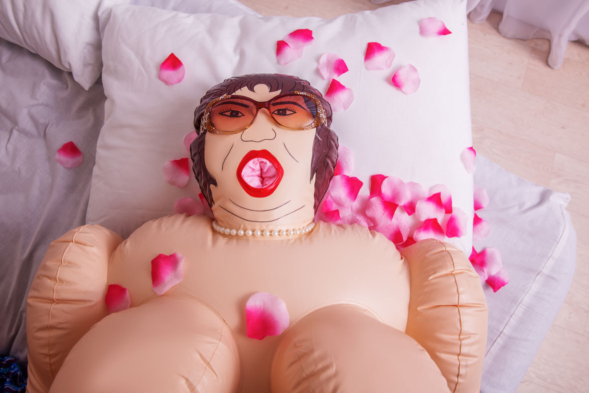 Top 5 Things You Must Know Before Buying a Blow-Up Sex Doll
