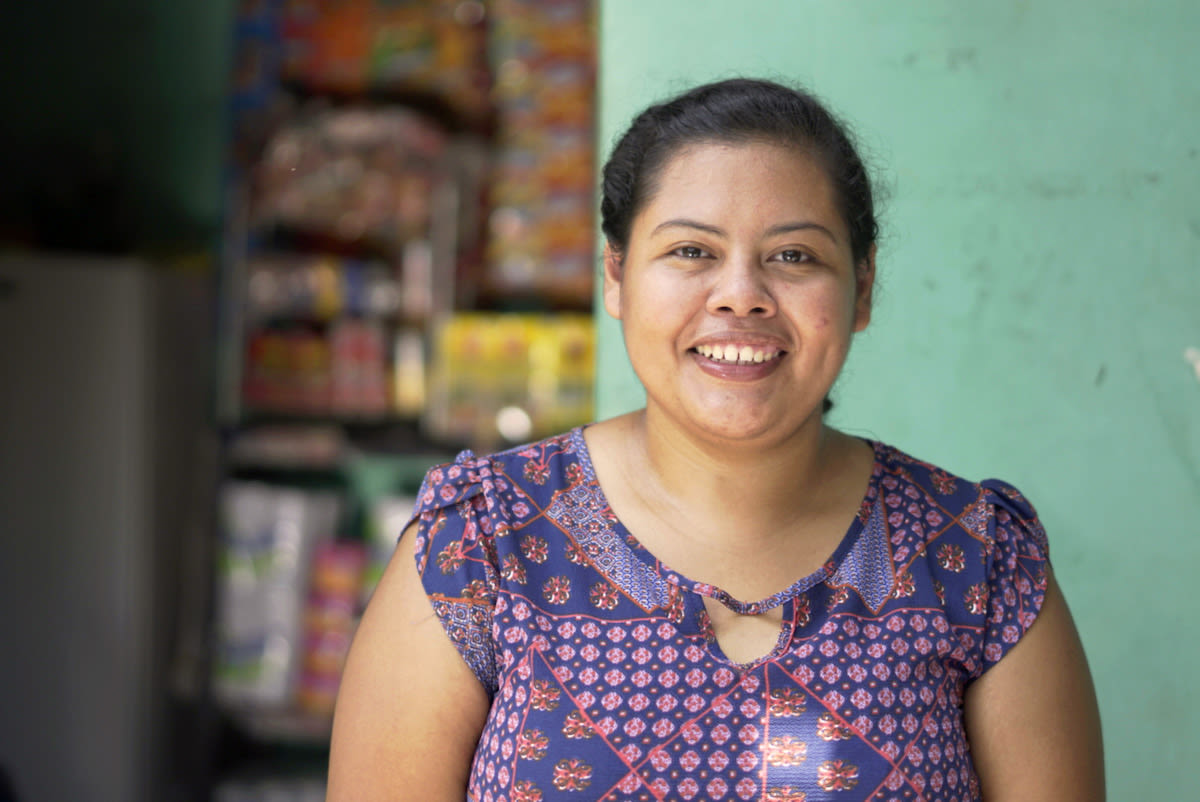 Ledis Esmerelda in El Salvador used her Kiva loan to buy items for her store.