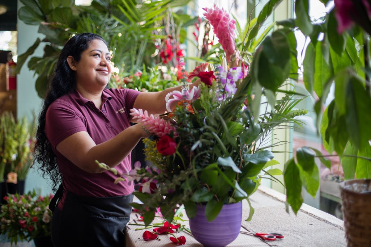 Carmen, owner of Tony Rossi & Sons Florist in the U.S., used a Kiva loan to invest in a delivery van.