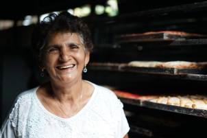 Blanca expanded her bakery in El Salvador with a Kiva loan