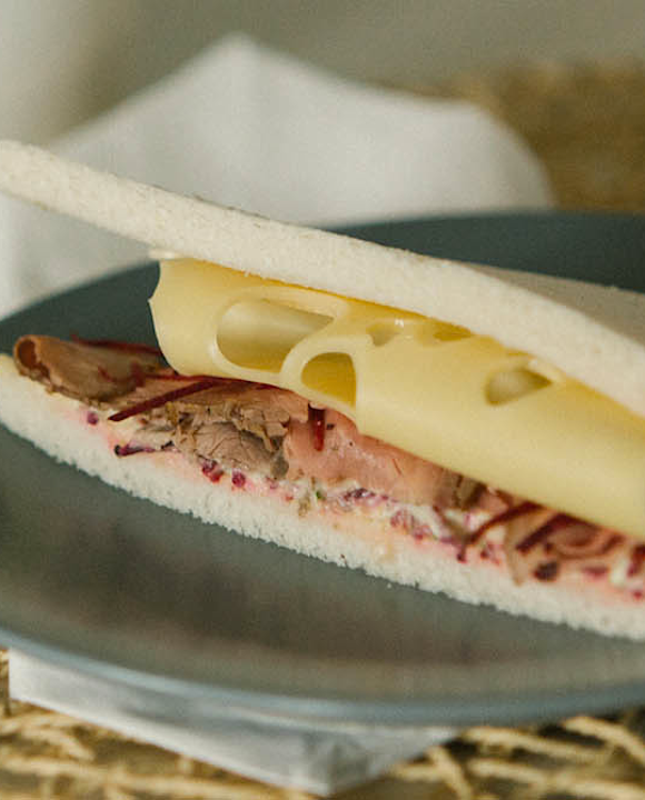 tramezzino-roast-beef-e-senape
