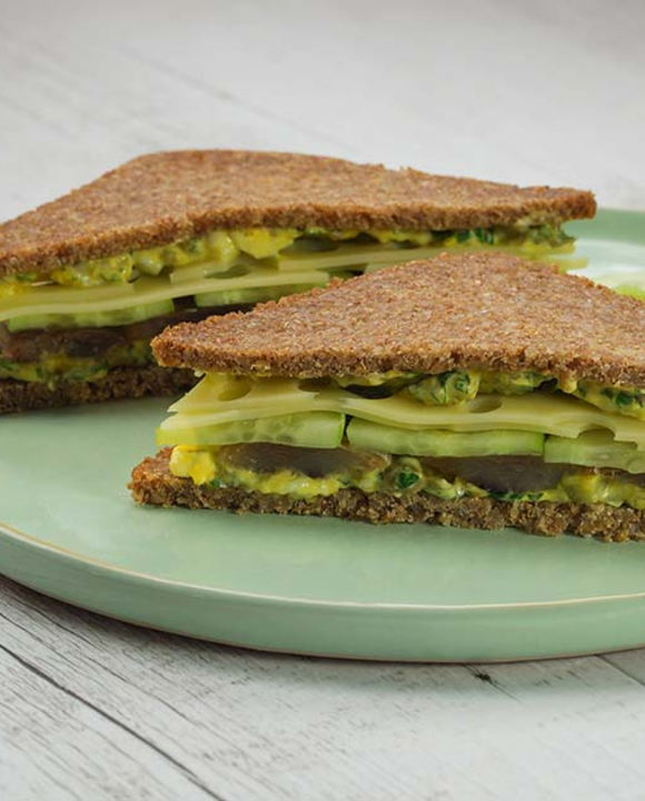 tramezzini-cetrioli-e-aringhe