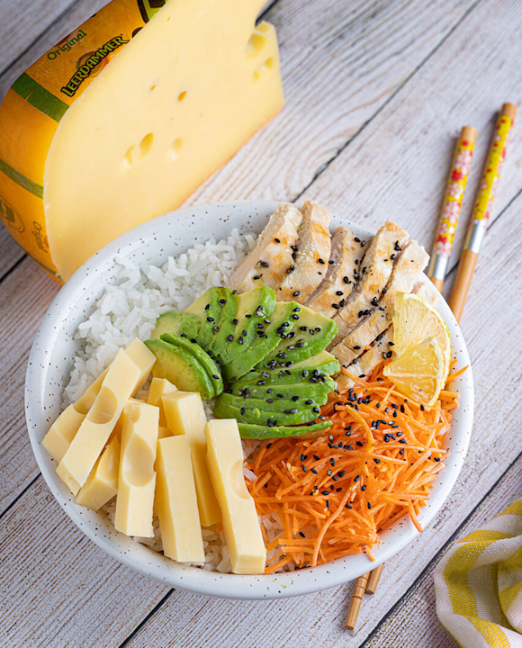 Poke-con-Leerdammer-pollo-grigliato-e-avocado1