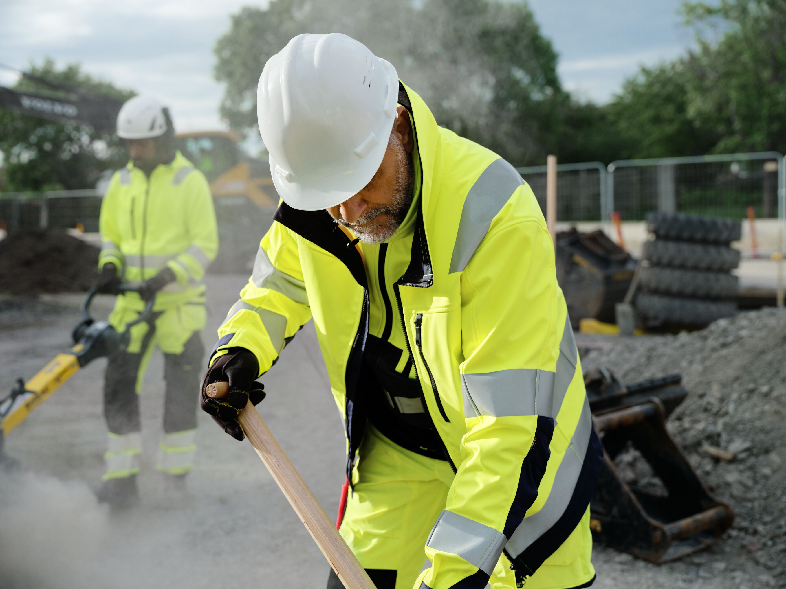Synlighetsklær for økt sikkerhet 2 Snickers Workwear