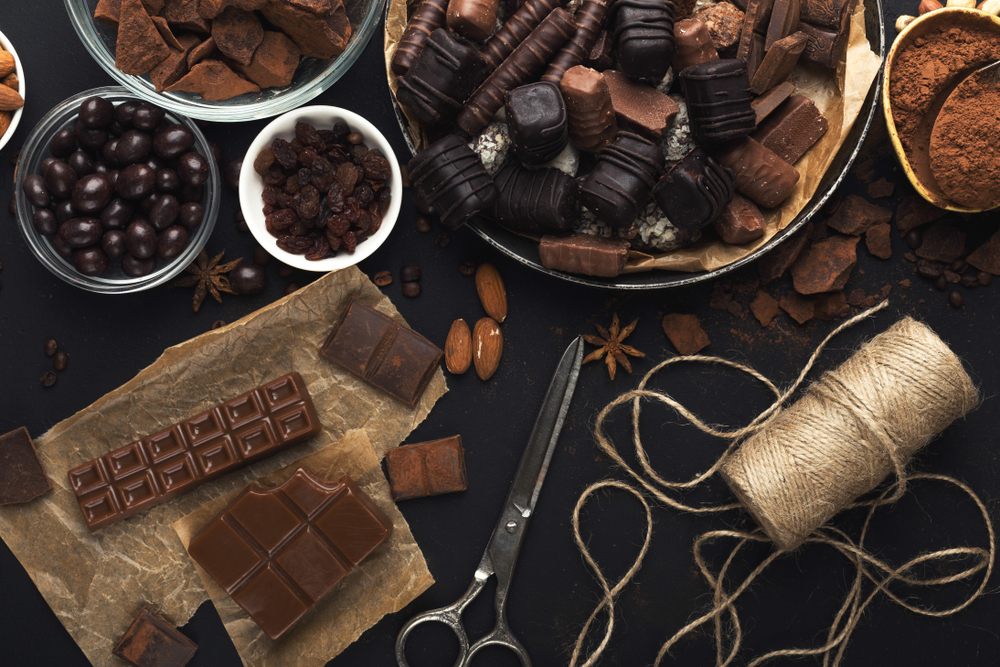Chocolate-Peanuit-Butter-Caramel-Marshmallow-Candy-Salad-TikTok-Trends 1084813043