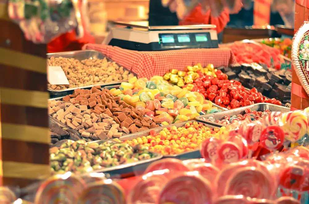 RS The Summer Candy Playbook for Retail Buyers 703723426
