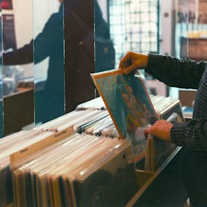 A person browsing through Vinyls
