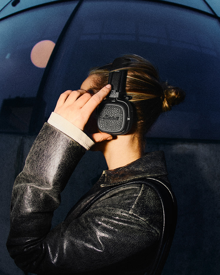 Major V in Pitch Black worn by a person with a bun