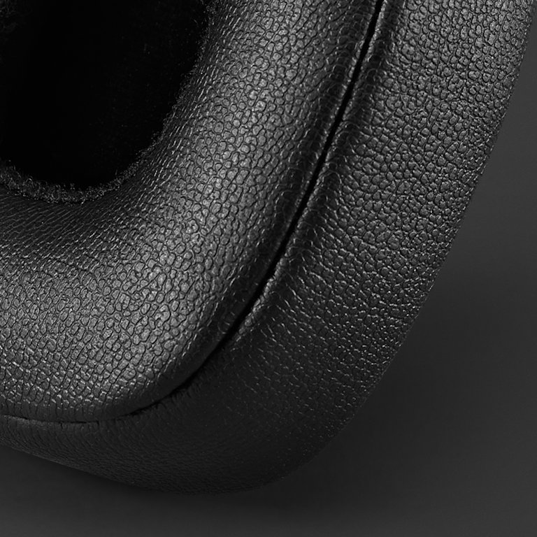 A close up of Marshall MAJOR IV BLACK EAR CUSHIONS.