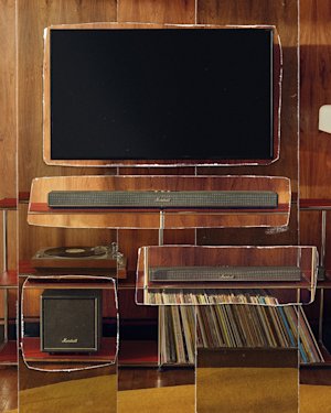 A Marshall bundle placed in the center of the living room